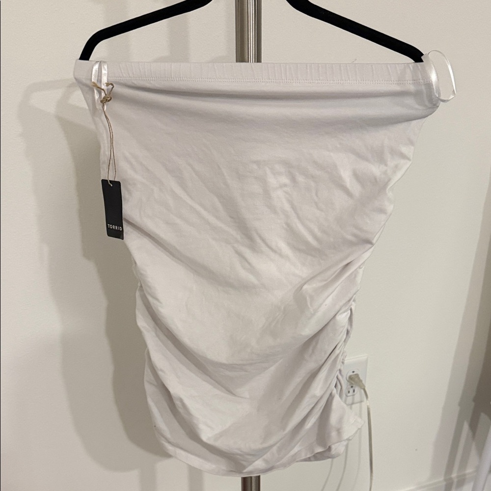 Torrid White Ruched Pencil Skirt